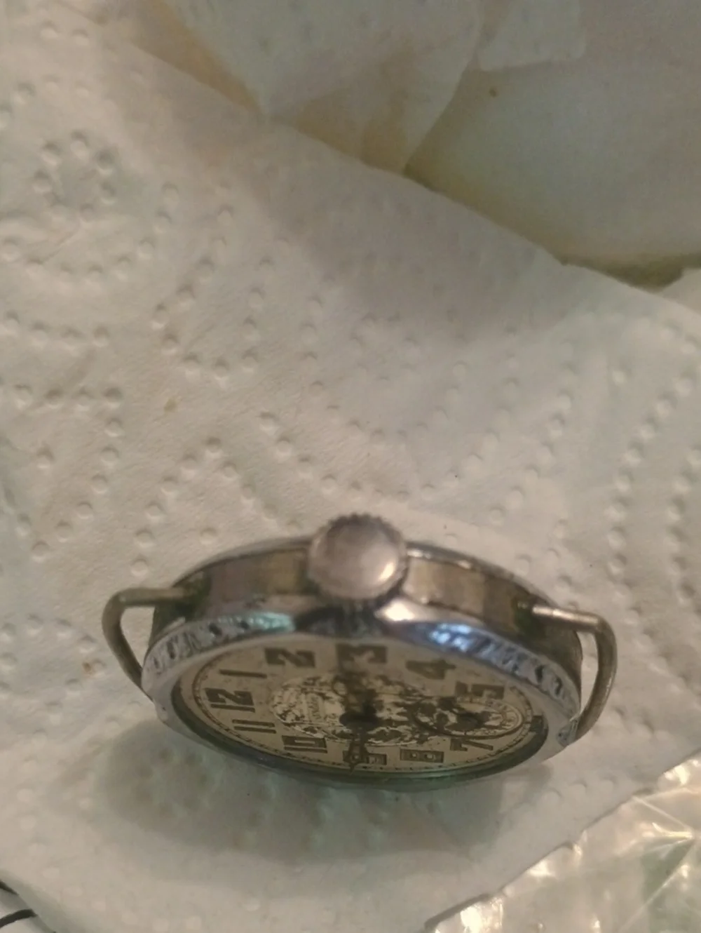Antique Silver-Tone Men's Wristwatch with Cream Dial ( No Band * Needs Battery*